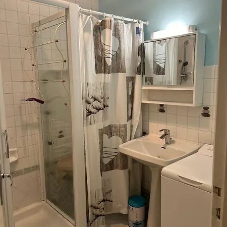 Apartment T2 Proche Des Thermes -